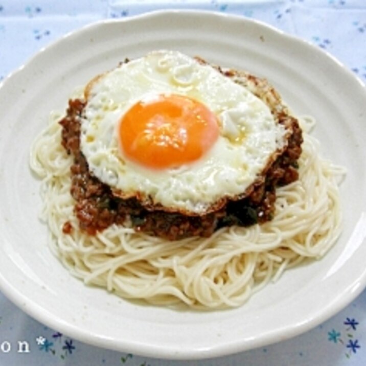 なす肉味噌そうめん